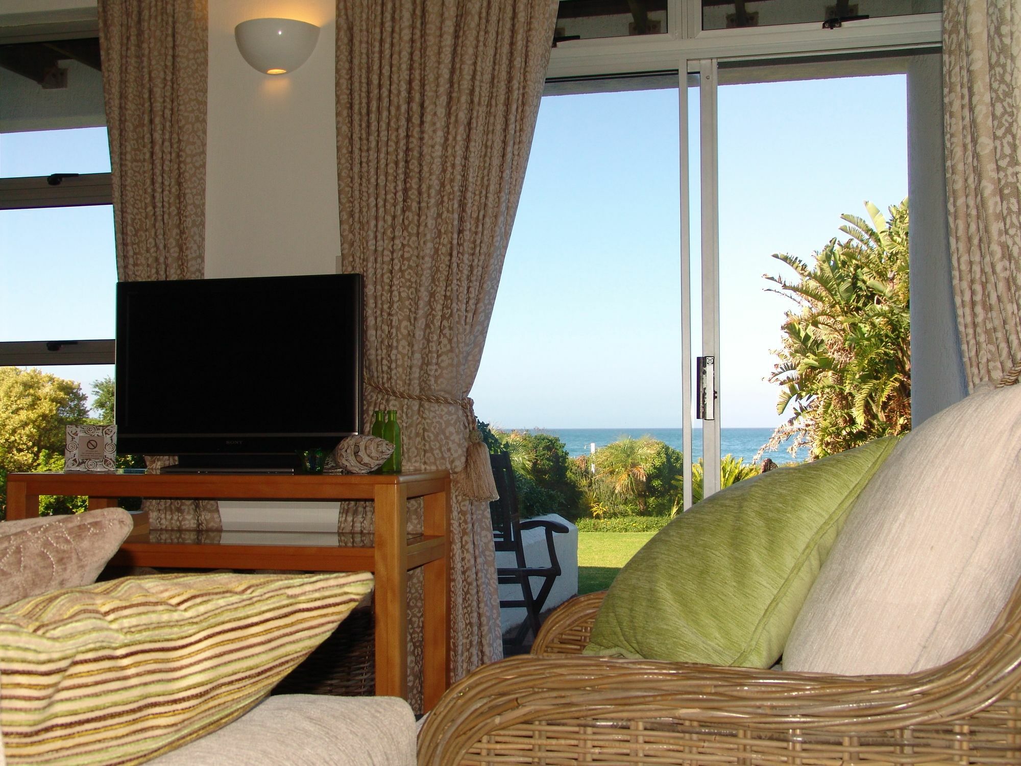 Diaz 15 House On The Bay Hotel Jeffreys Bay Exterior photo